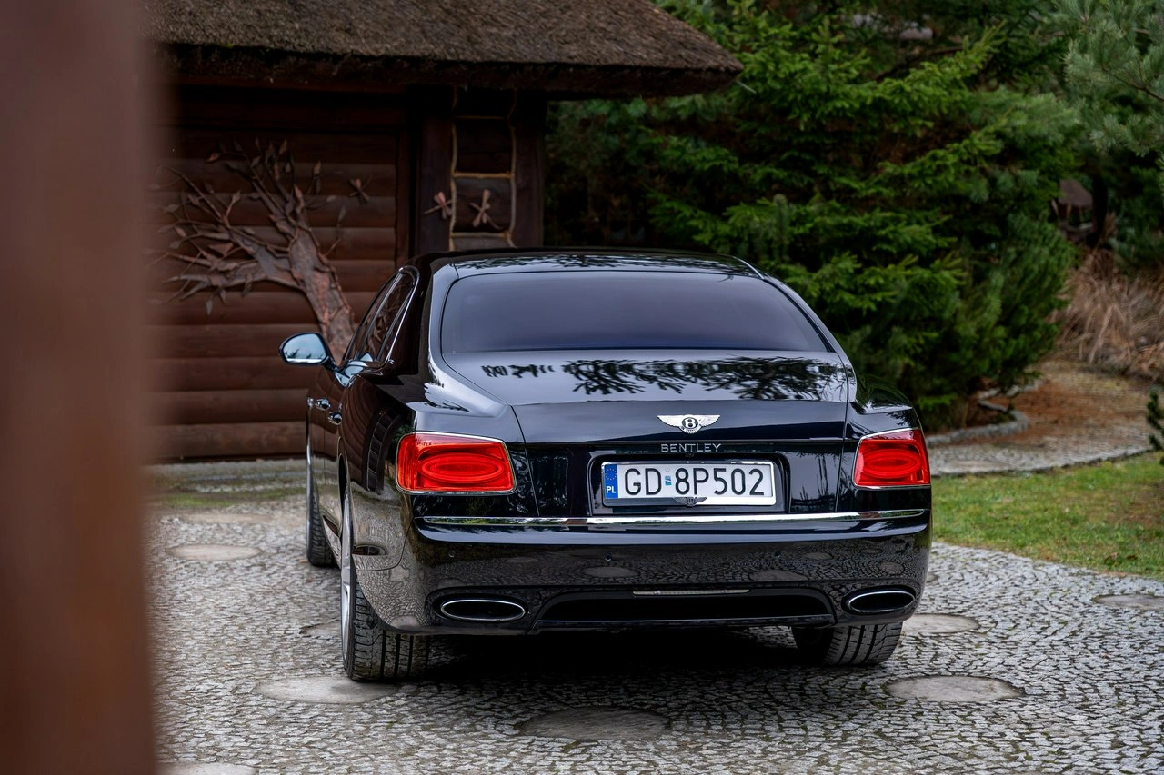 Bentley Continental Flying Spur - Zdjęcie 29
