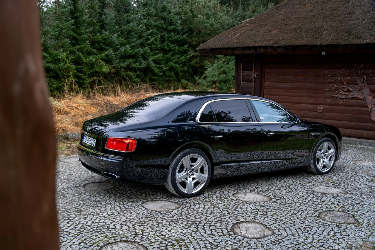 Bentley Continental Flying Spur - Zdjęcie 33
