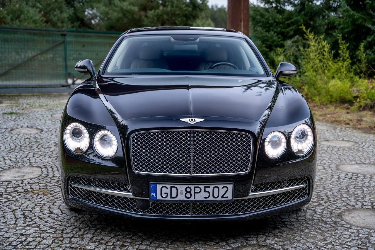 Bentley Continental Flying Spur - Zdjęcie 38