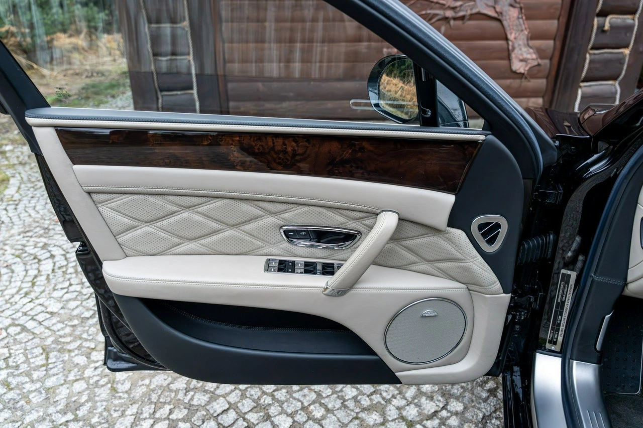 Bentley Continental Flying Spur - Zdjęcie 45