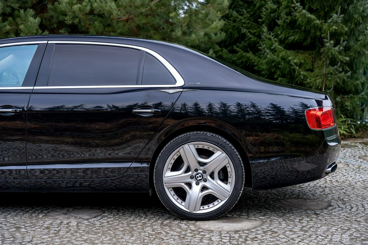 Bentley Continental Flying Spur - Zdjęcie 8