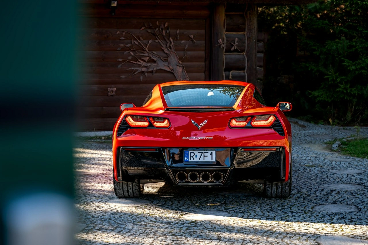 Chevrolet Corvette - Zdjęcie 32