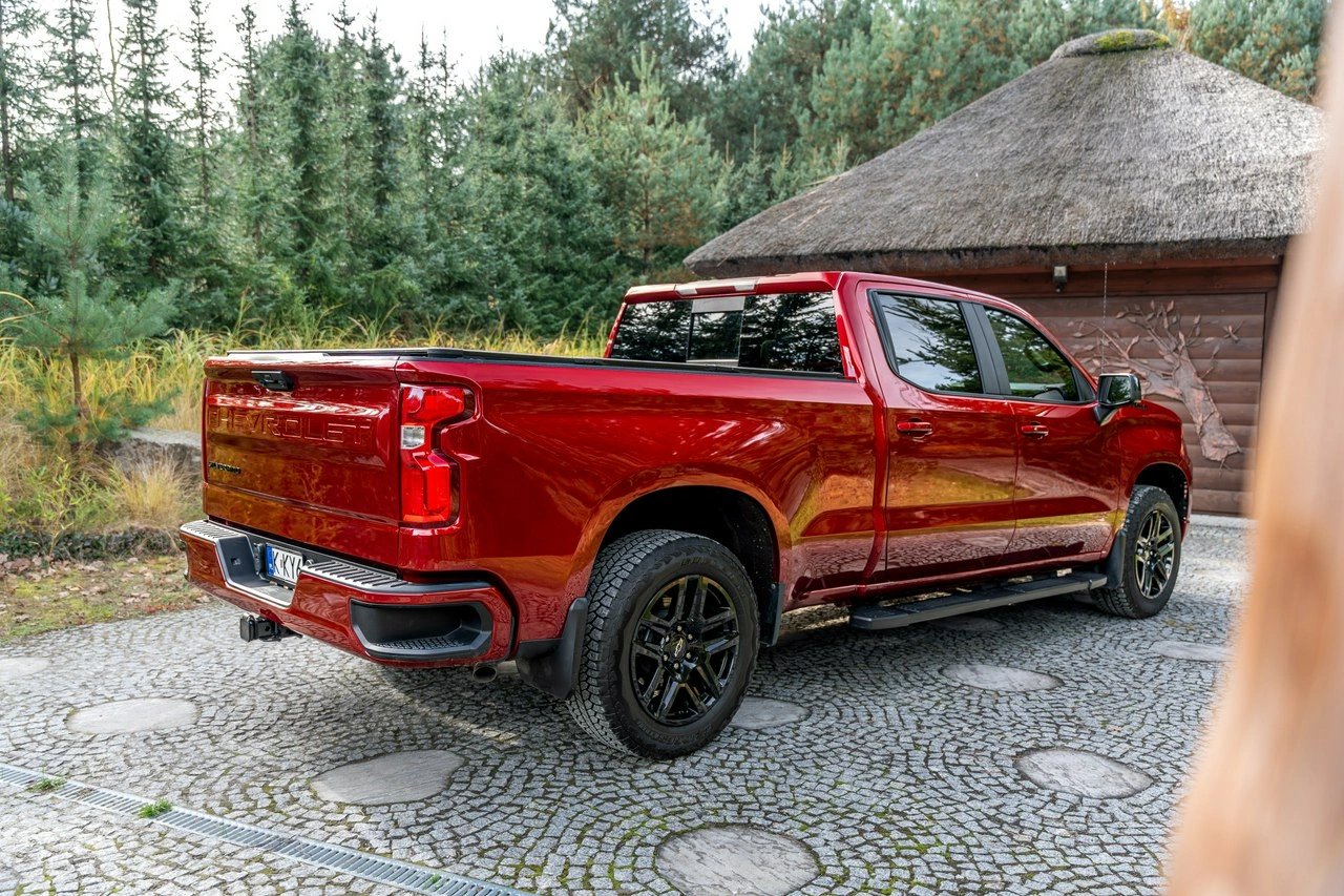 Chevrolet Silverado - Zdjęcie 21