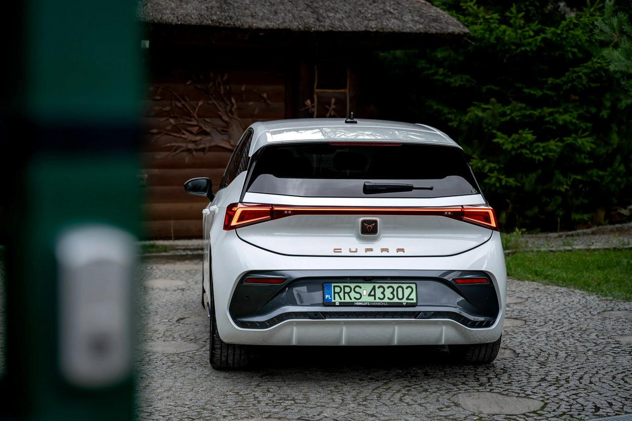 Cupra Born - Zdjęcie 23