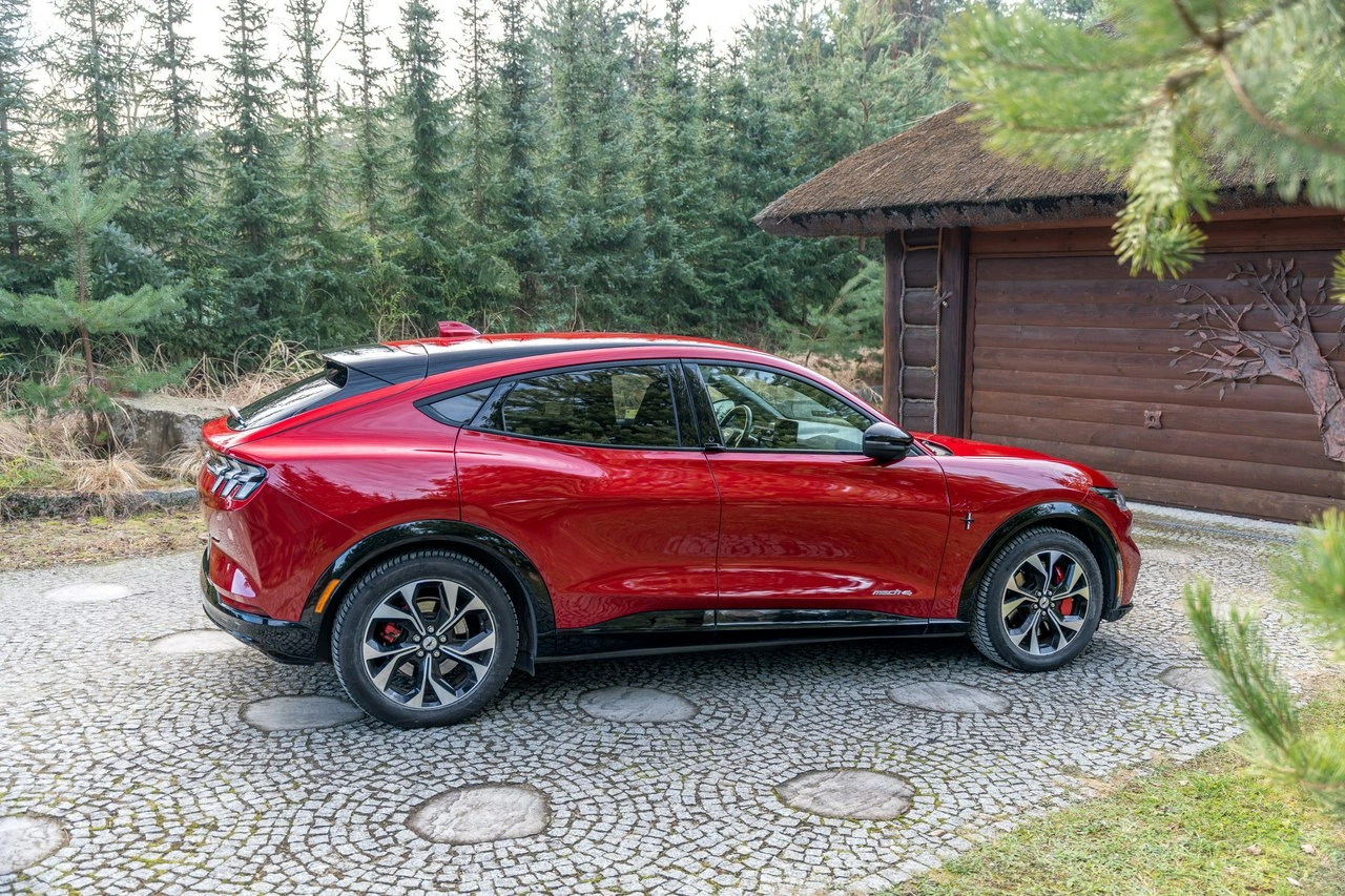 Ford Mustang Mach-E - Zdjęcie 15