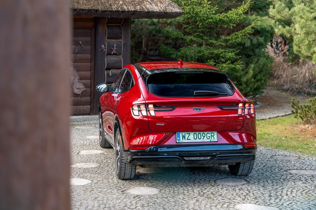 Ford Mustang Mach-E - Zdjęcie 37