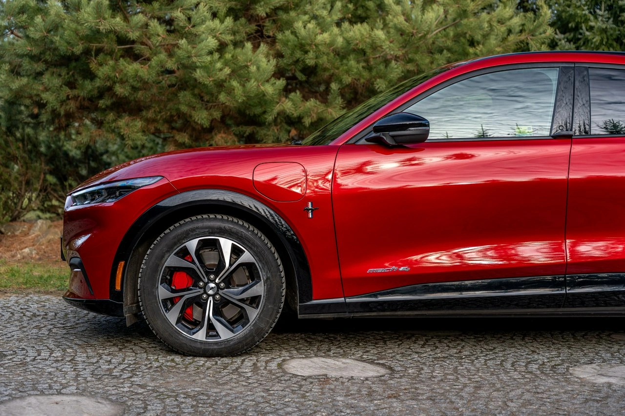 Ford Mustang Mach-E - Zdjęcie 7