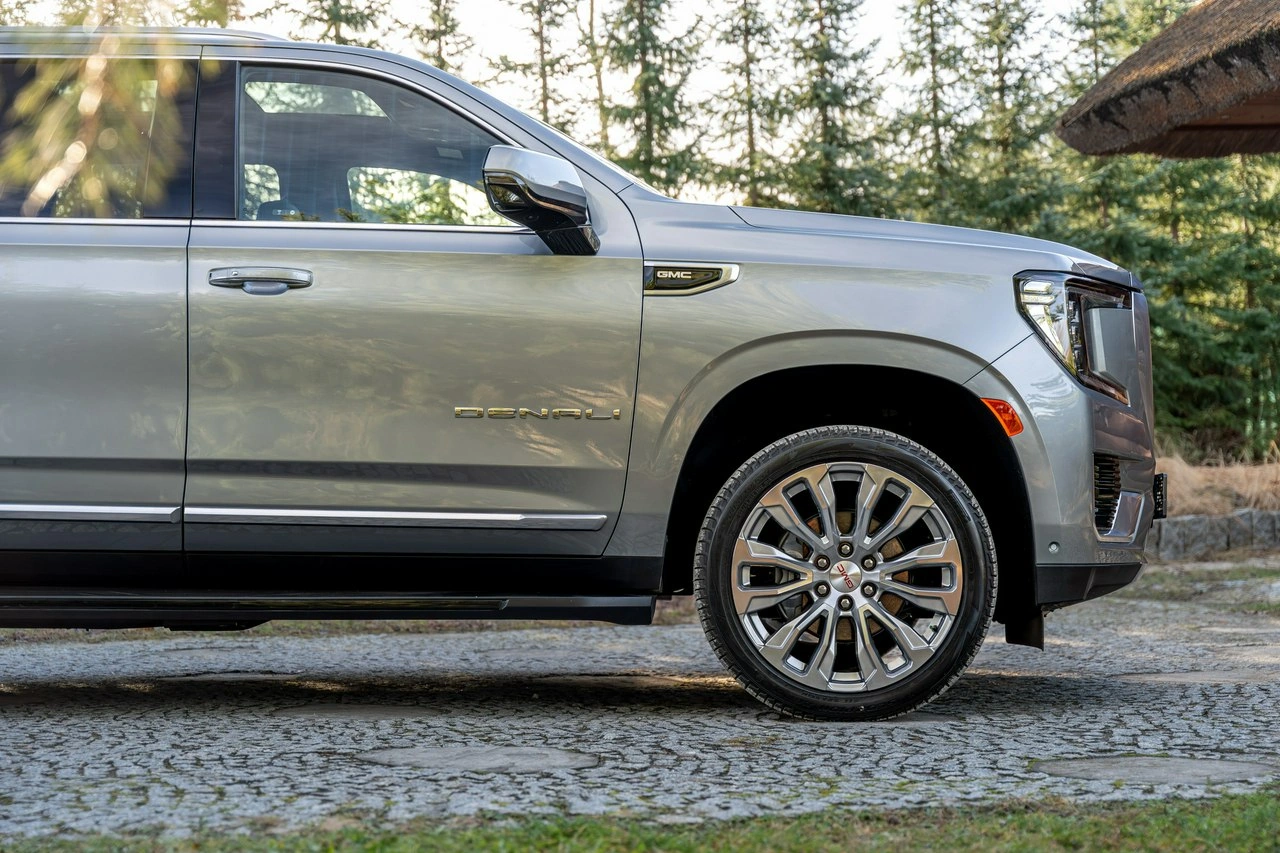 GMC Yukon - Zdjęcie 17