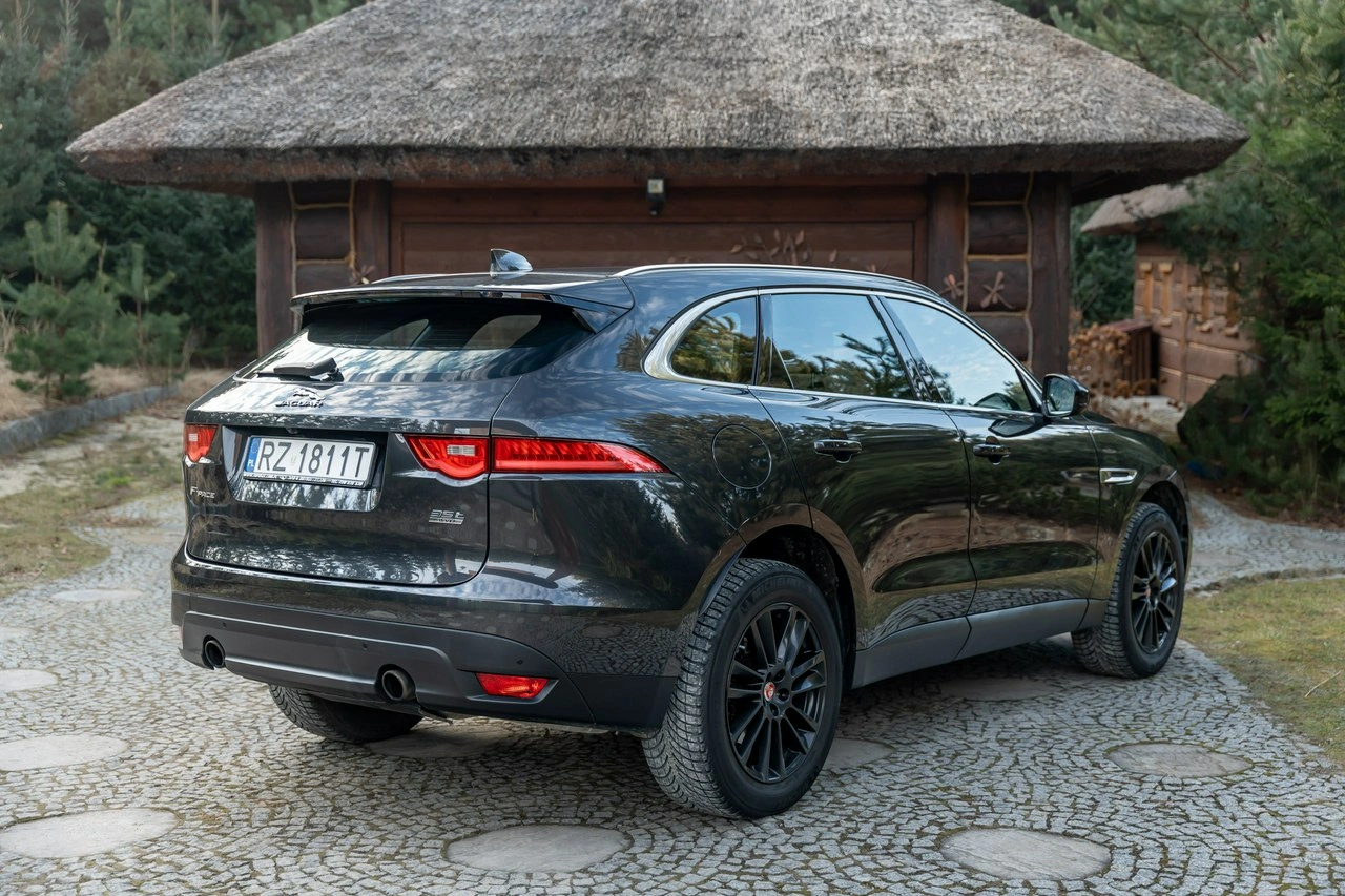 Jaguar F-Pace - Zdjęcie 18