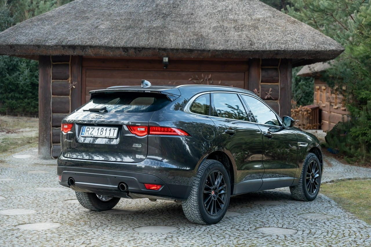 Jaguar F-Pace - Zdjęcie 23
