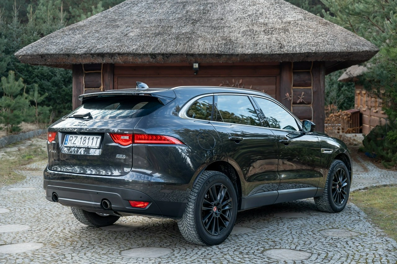 Jaguar F-Pace - Zdjęcie 1