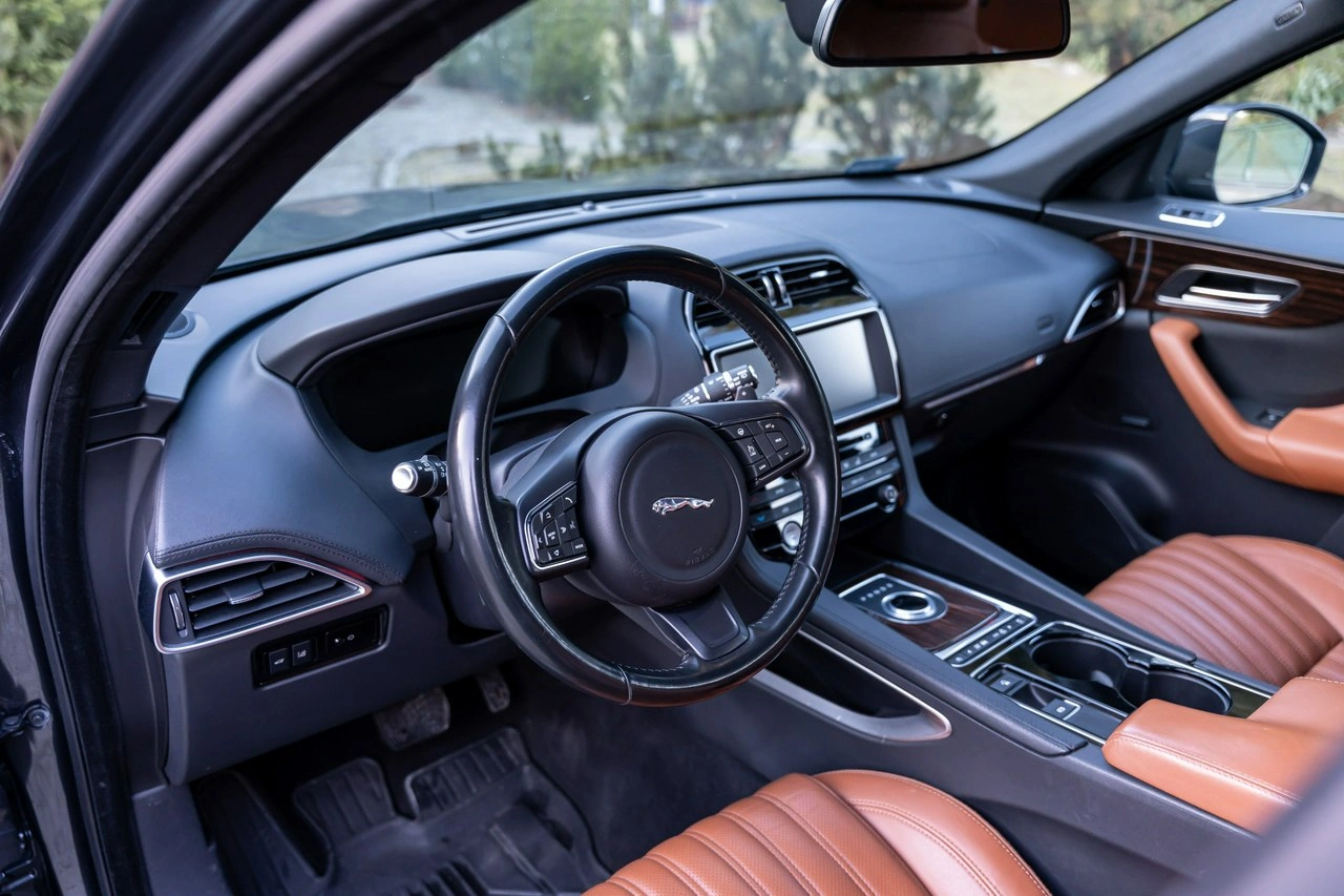 Jaguar F-Pace - Zdjęcie 30