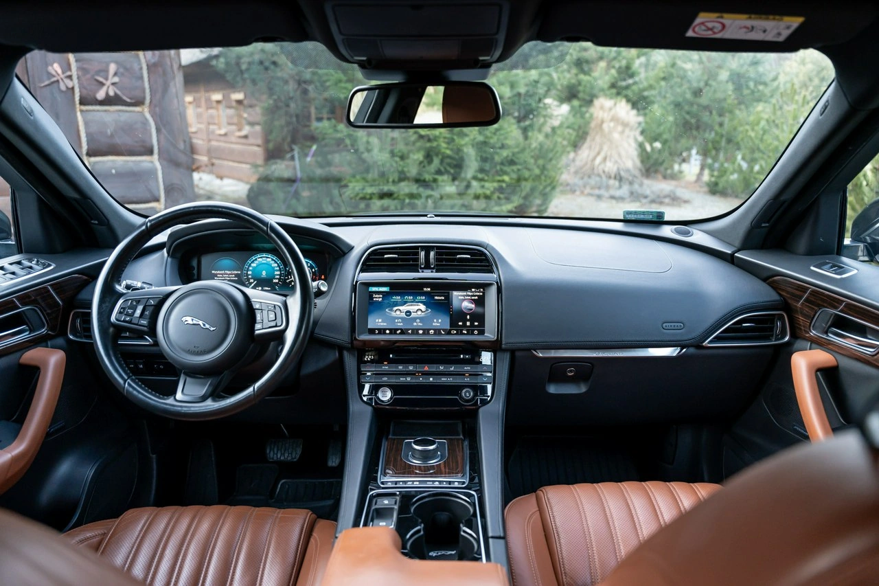 Jaguar F-Pace - Zdjęcie 37