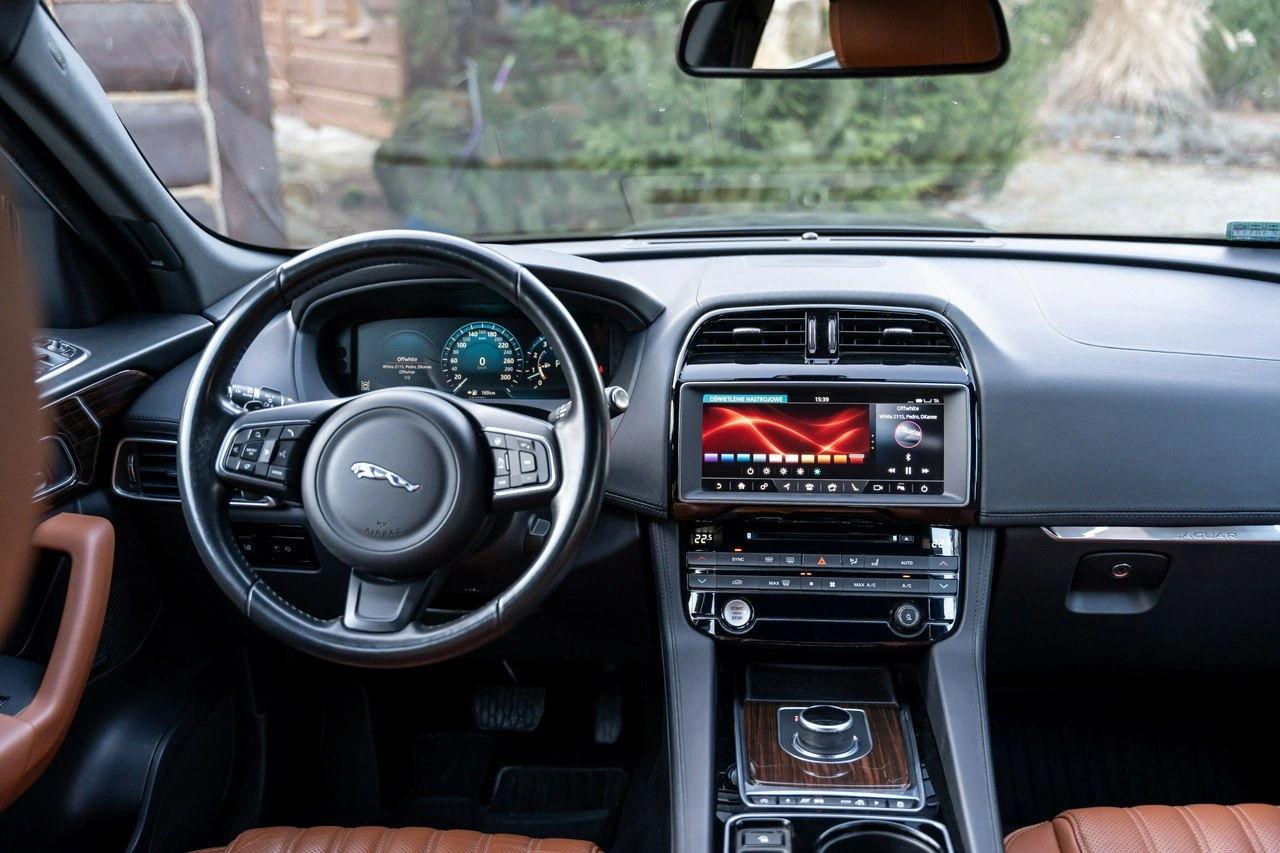 Jaguar F-Pace - Zdjęcie 43