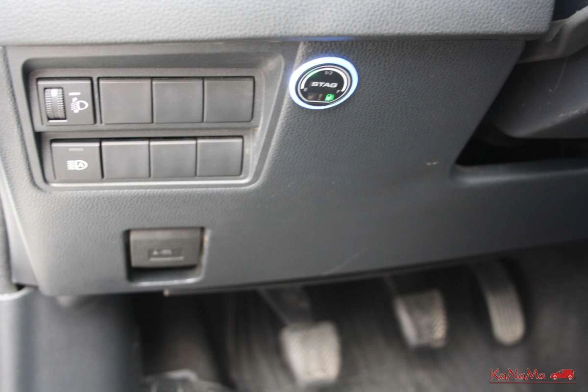 Toyota Yaris - Zdjęcie 24