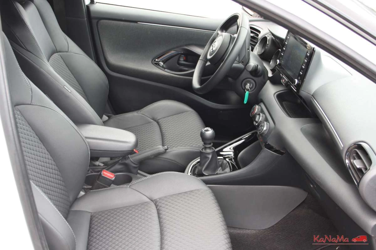 Toyota Yaris - Zdjęcie 20