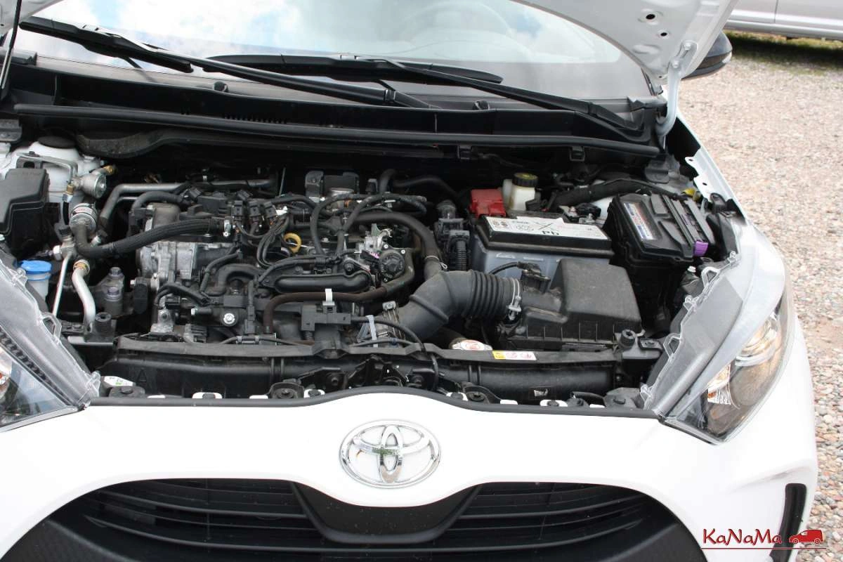 Toyota Yaris - Zdjęcie 30