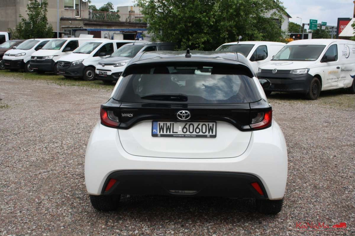 Toyota Yaris - Zdjęcie 12