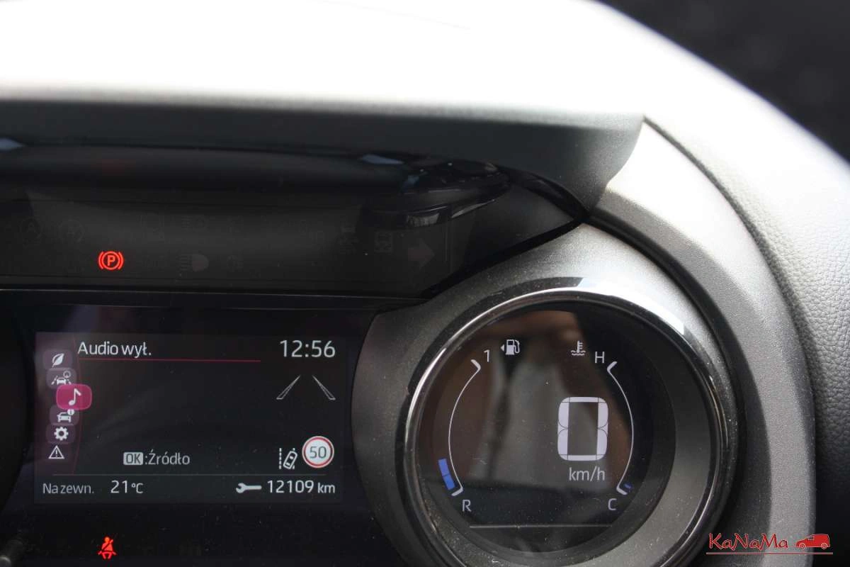 Toyota Yaris - Zdjęcie 6