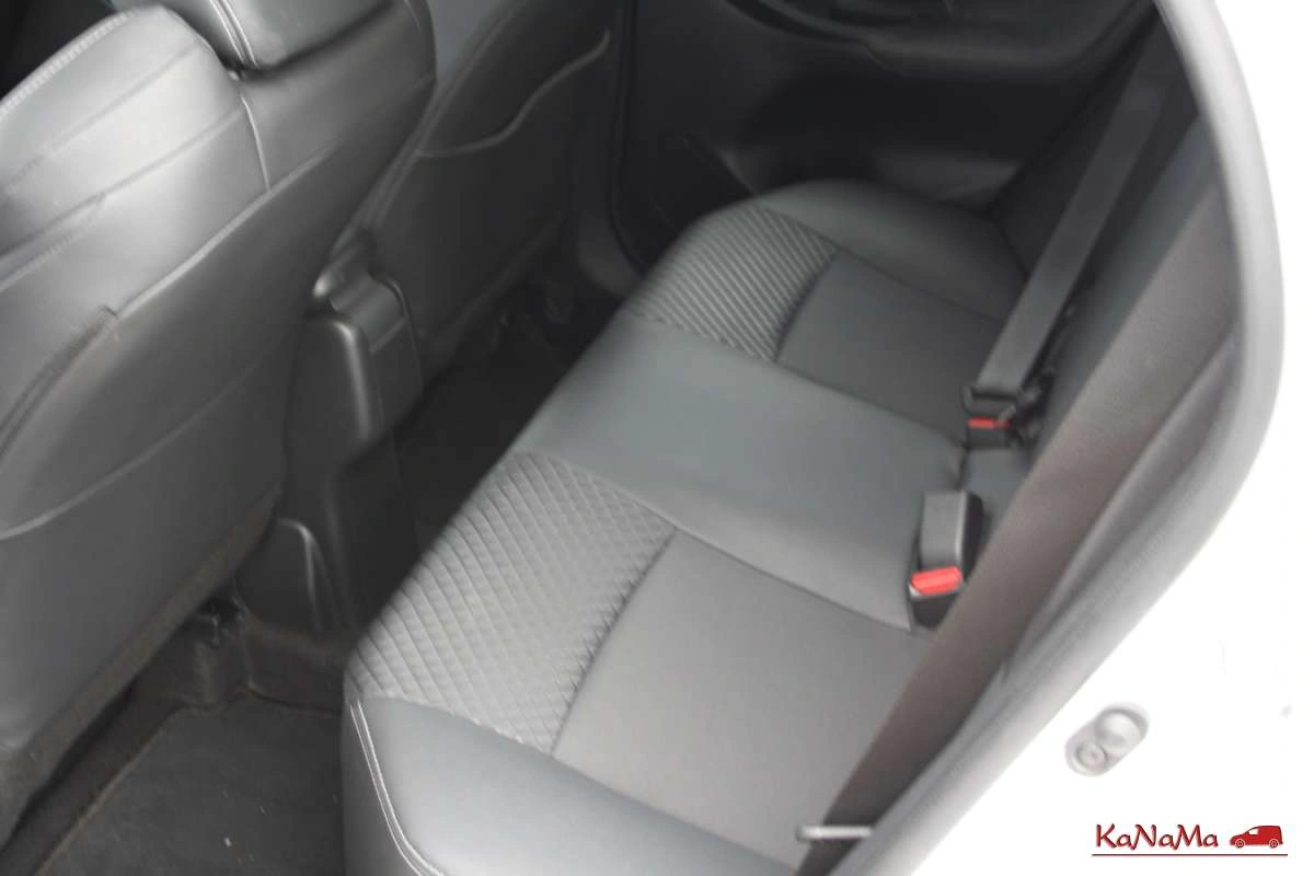 Toyota Yaris - Zdjęcie 33