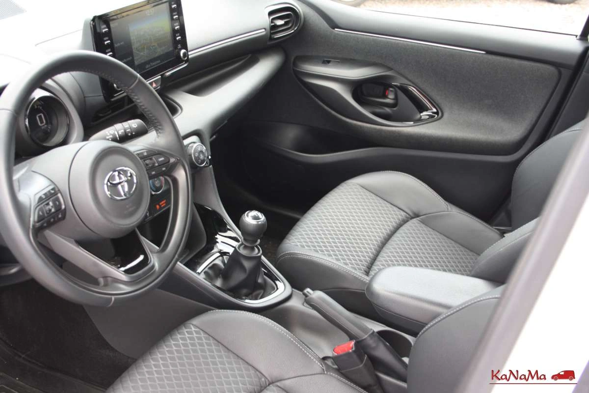 Toyota Yaris - Zdjęcie 3