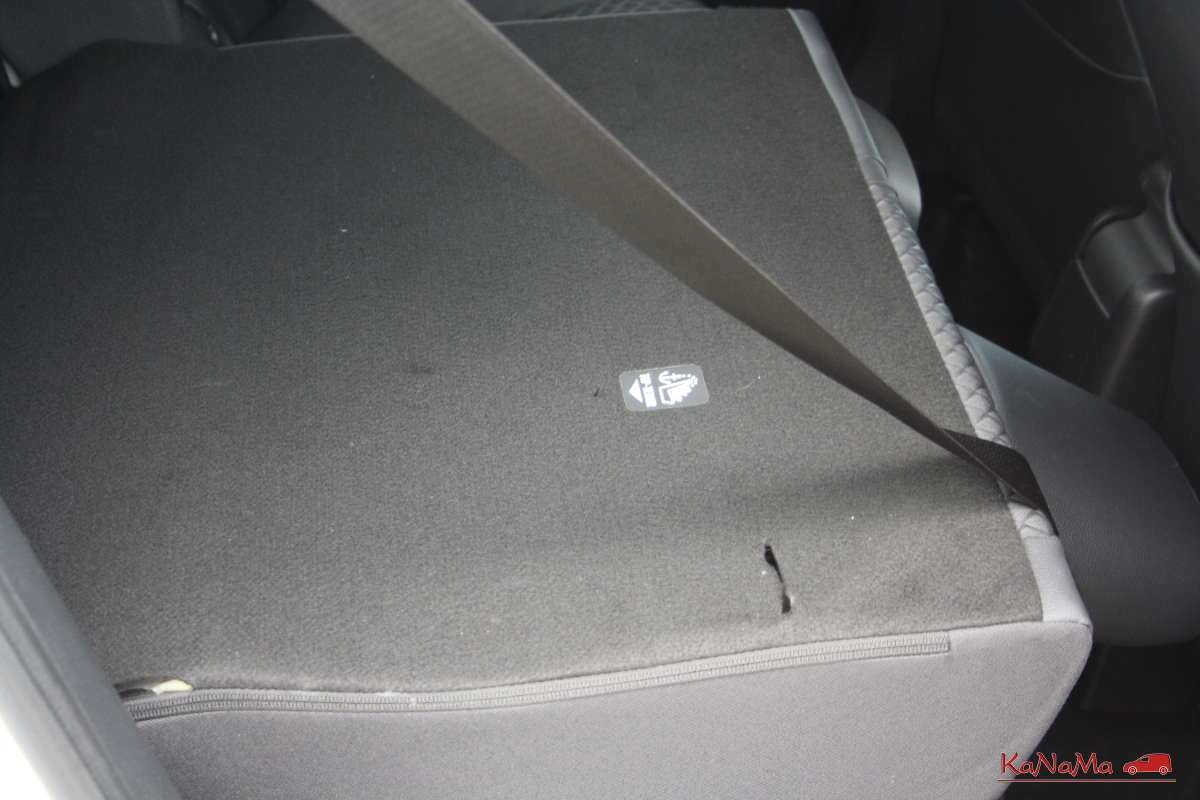 Toyota Yaris - Zdjęcie 38