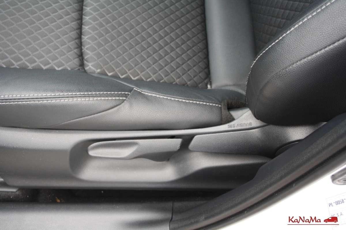 Toyota Yaris - Zdjęcie 34