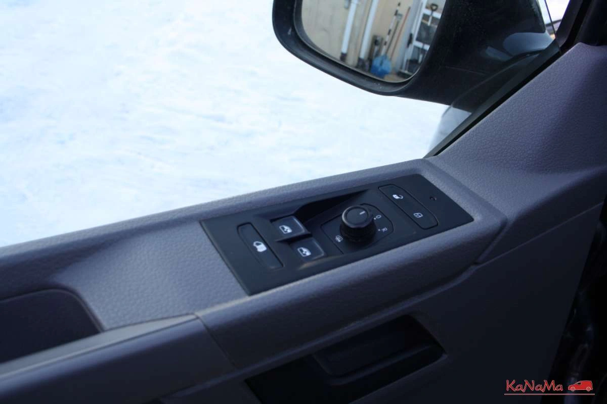 Volkswagen Transporter - Zdjęcie 37