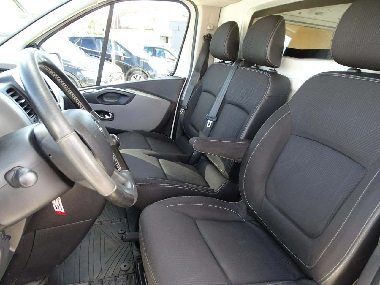 Renault Trafic - Zdjęcie 12