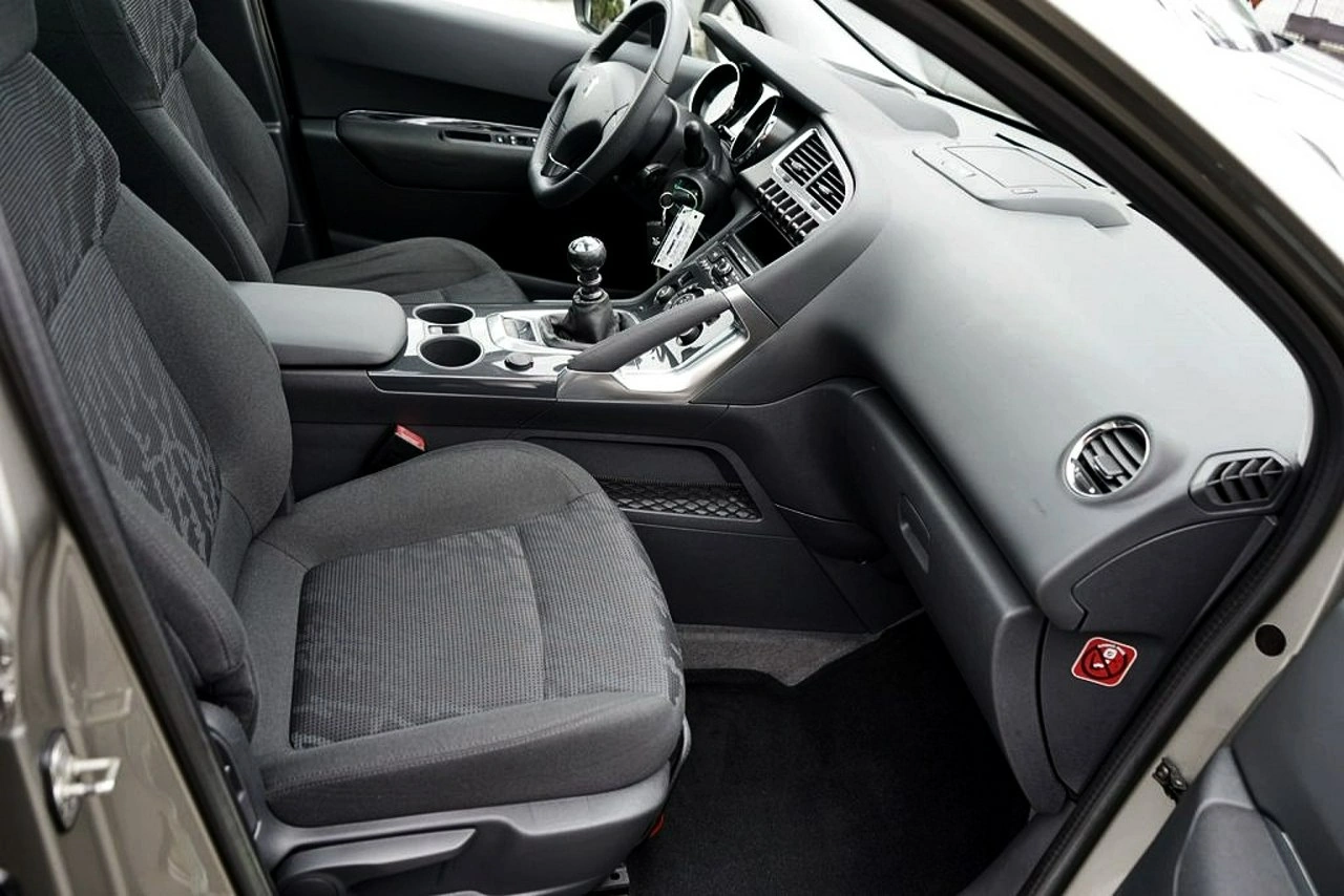 Peugeot 3008 - Zdjęcie 16