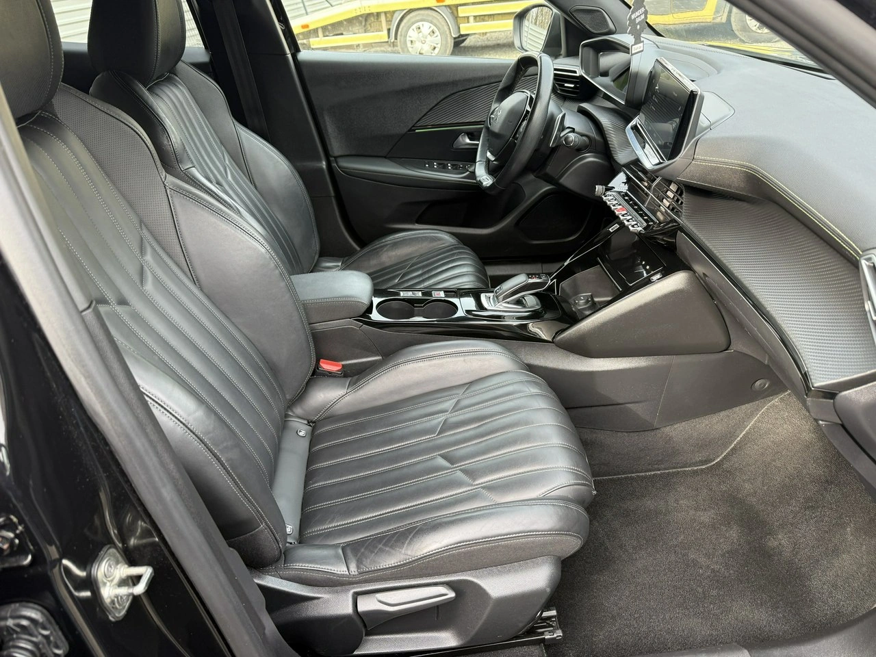 Peugeot 2008 - Zdjęcie 10