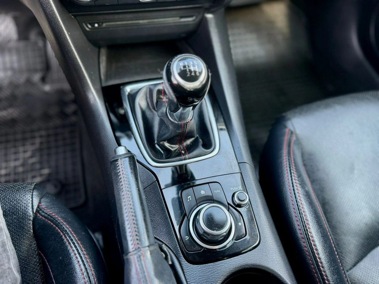 Mazda 3 - Zdjęcie 17