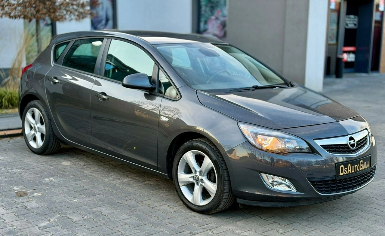 Opel Astra - Zdjęcie 4