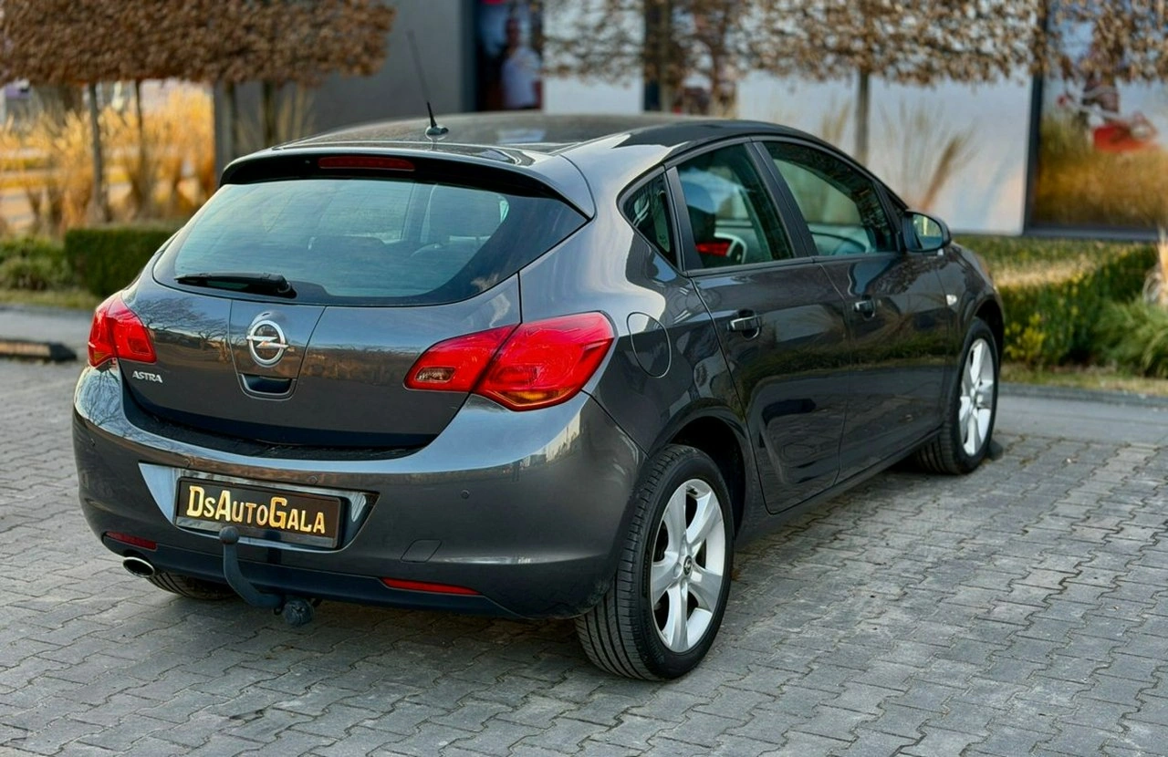 Opel Astra - Zdjęcie 6