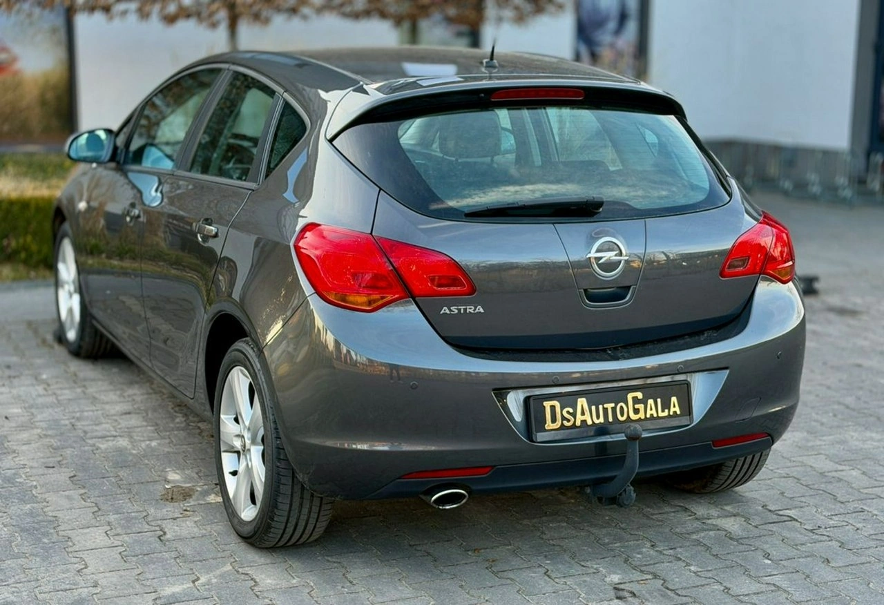Opel Astra - Zdjęcie 8