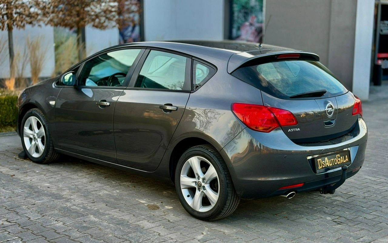 Opel Astra - Zdjęcie 9