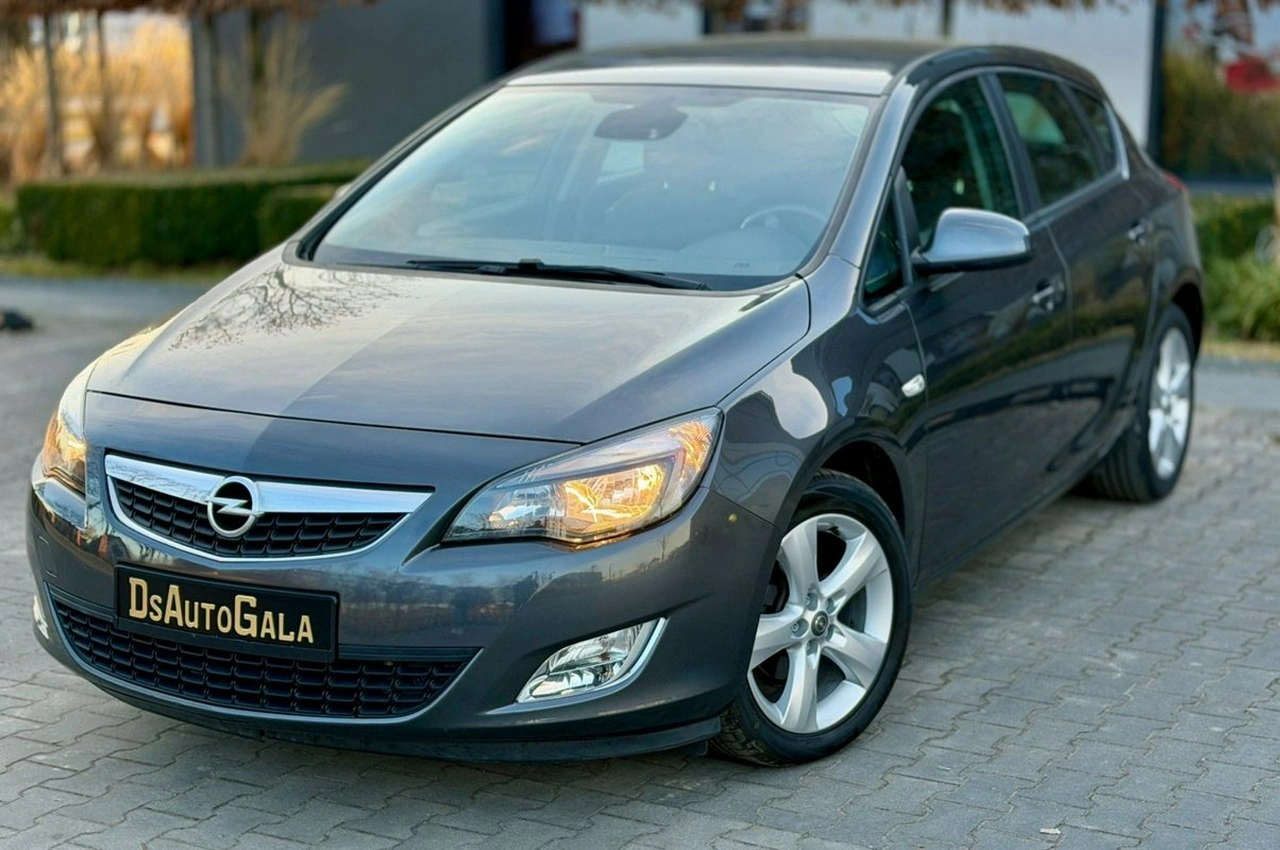 Opel Astra - Główne zdjęcie