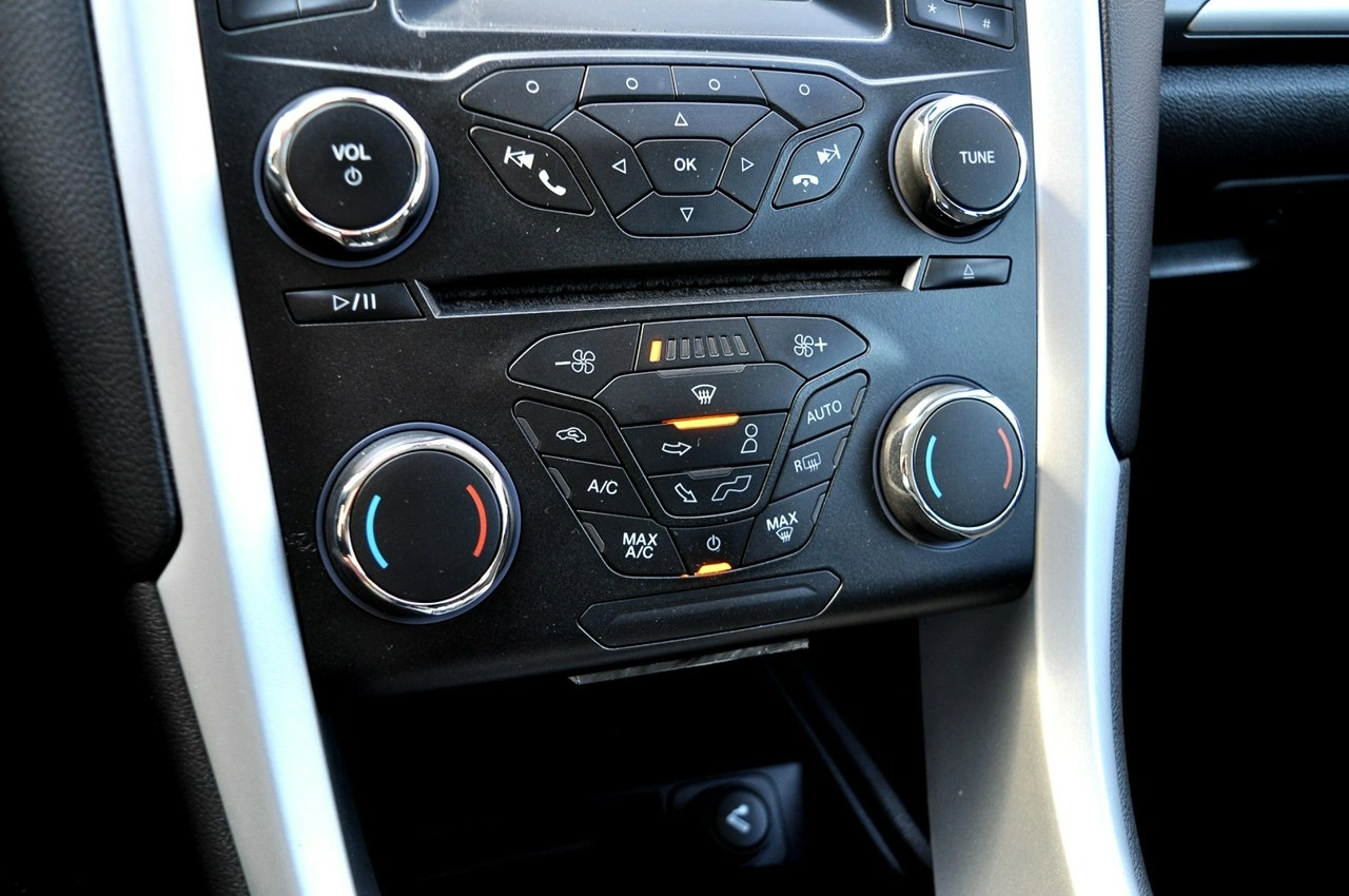 Ford Mondeo - Zdjęcie 17