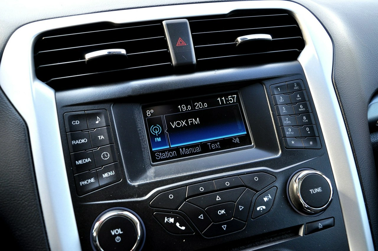 Ford Mondeo - Zdjęcie 18