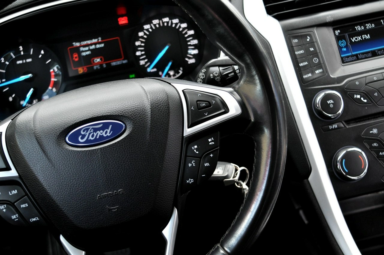 Ford Mondeo - Zdjęcie 23