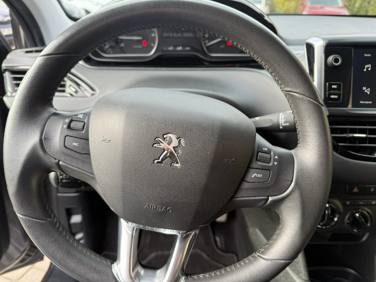 Peugeot 208 - Zdjęcie 13