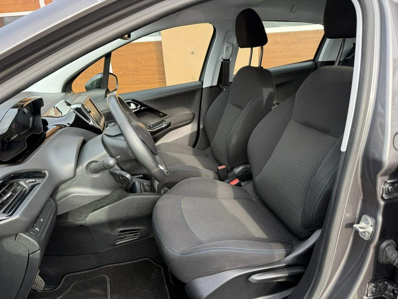 Peugeot 208 - Zdjęcie 16