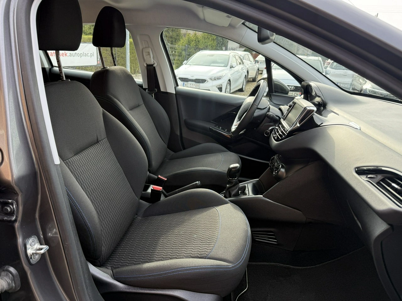 Peugeot 208 - Zdjęcie 18