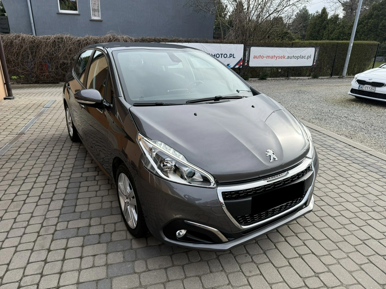 Peugeot 208 - Zdjęcie 2