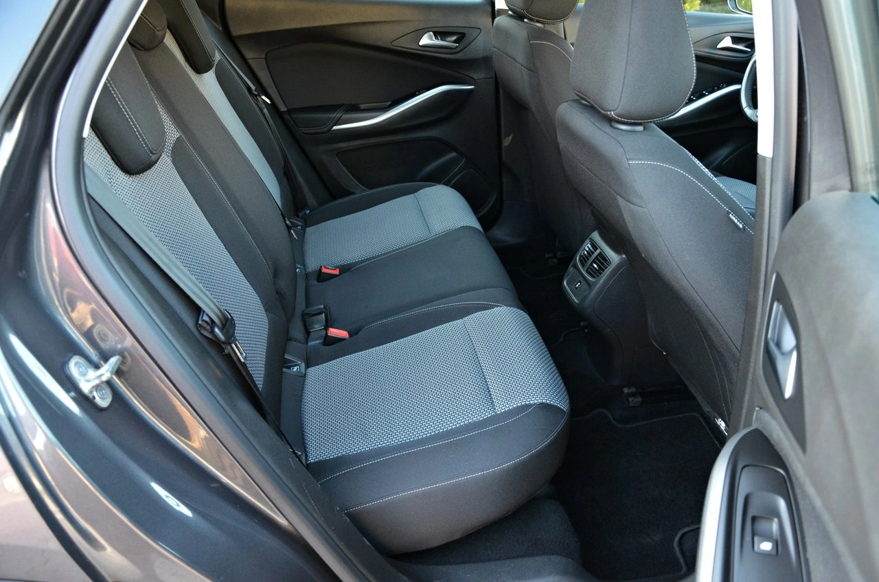 Opel Grandland X - Zdjęcie 34