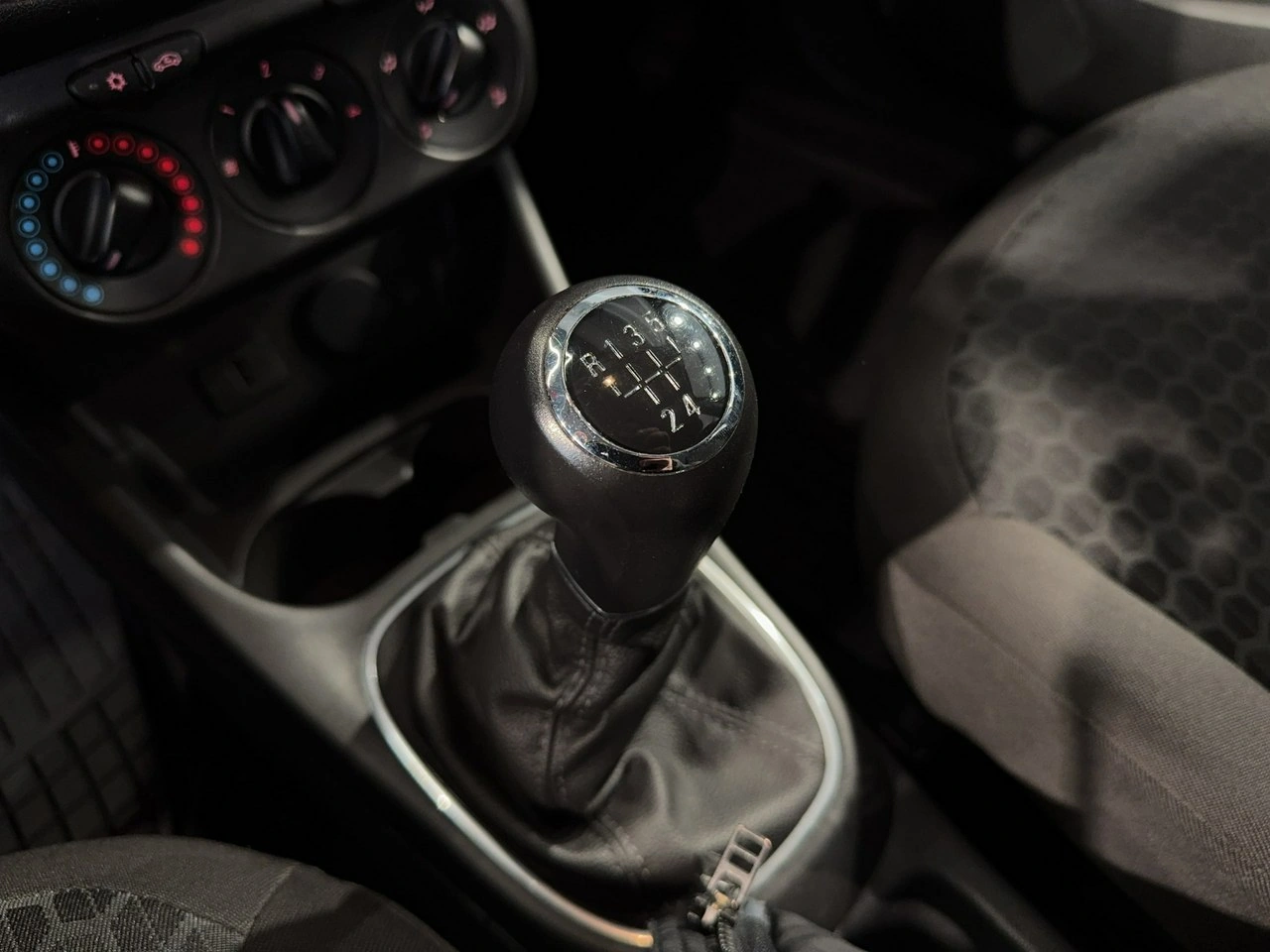 Opel Corsa - Zdjęcie 19