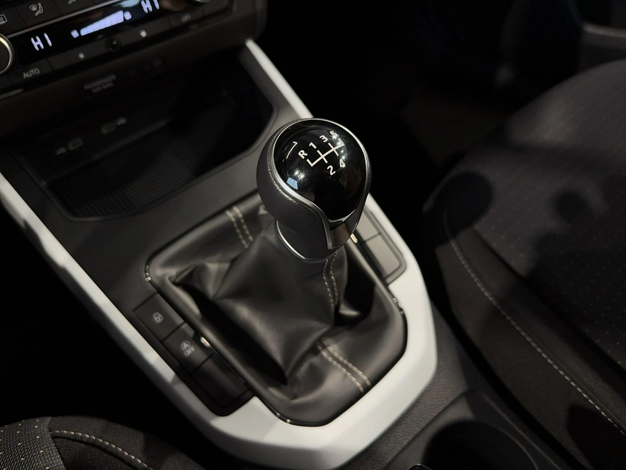 Seat Arona - Zdjęcie 24
