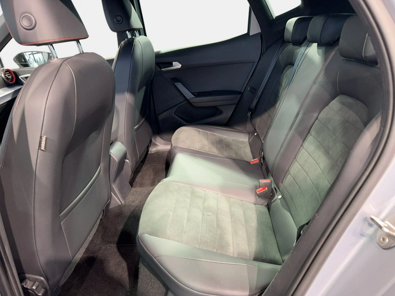 Seat Arona - Zdjęcie 12