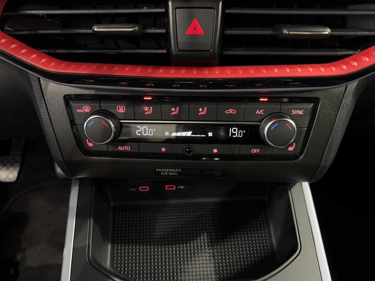 Seat Arona - Zdjęcie 25