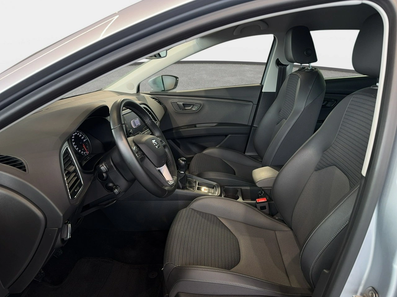 Seat Leon - Zdjęcie 11